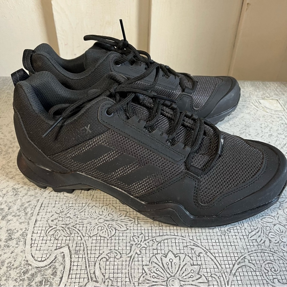 Adidas Men's Triple Black Continental Terrex Sz 8.5 Hiking Shoes